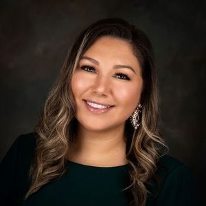 Meet your Posher, Alexia